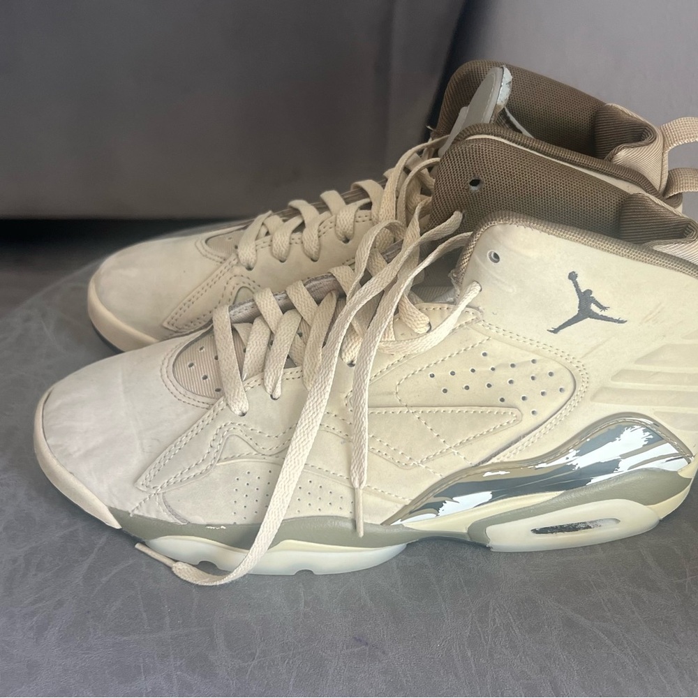 Jordan Athletic Shoes in Cream and Silver